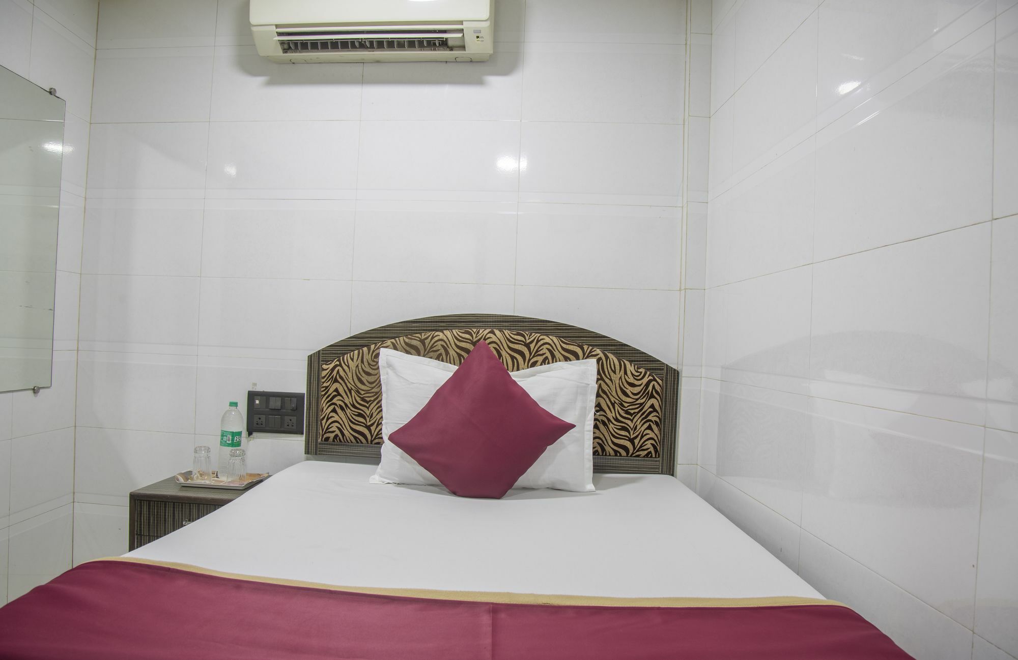 Relax Guest House มุมไบ ภายนอก รูปภาพ